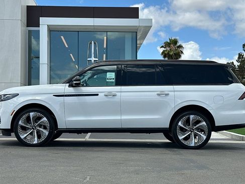New 2026 Lincoln Navigator L Black Label w/ Black Label Special Edition AWD/4WD image 6