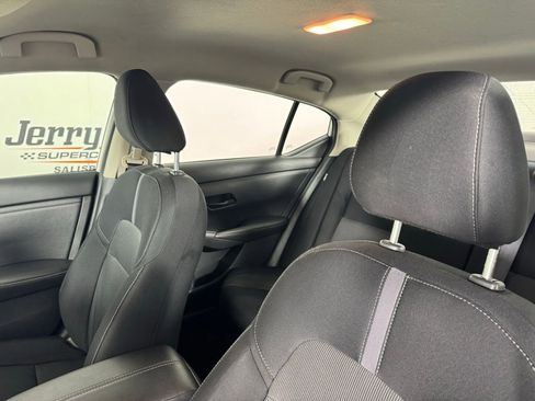 Used 2024 Nissan Sentra SV image 11