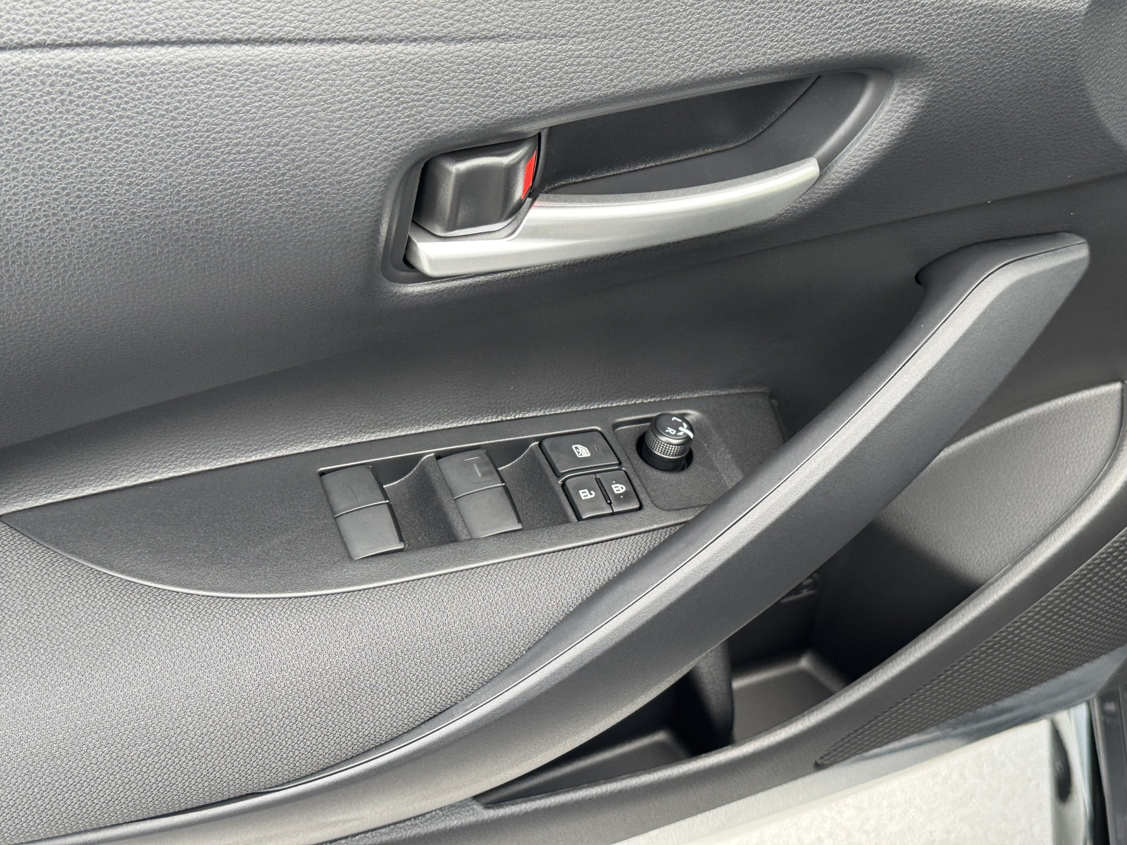 New 2027 Toyota Corolla SE FWD image 18