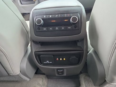 Certified 2016 Chevrolet Traverse LT FWD image 28