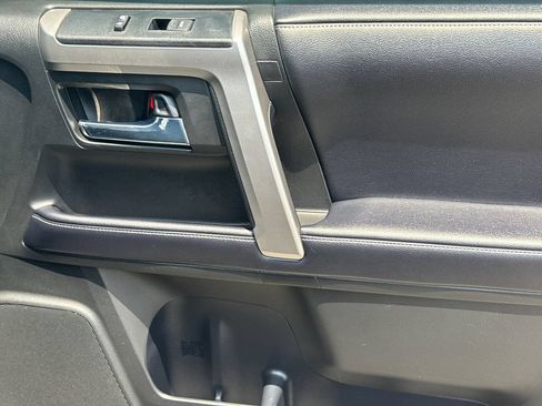 Used 2018 Toyota 4Runner SR5 Premium RWD image 14