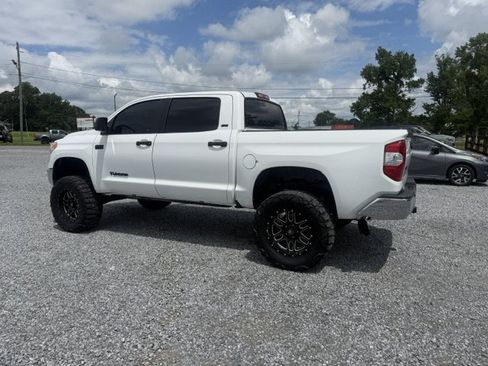 Used 2017 Toyota Tundra SR5 w/ SR5 Upgrade Package AWD/4WD image 4
