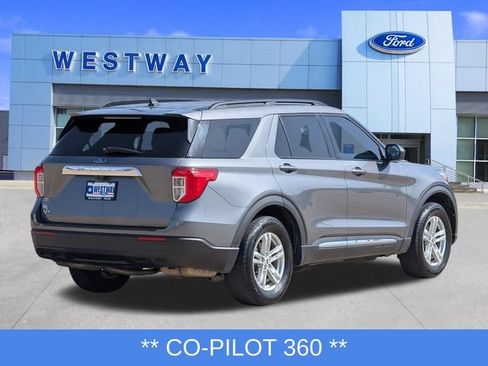 Used 2023 Ford Explorer XLT RWD image 3
