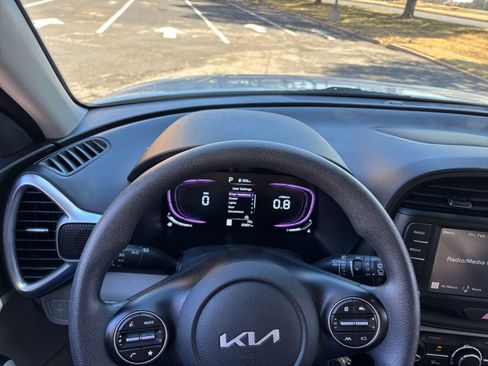 Used 2025 Kia Soul LX w/ LX Technology Package image 28