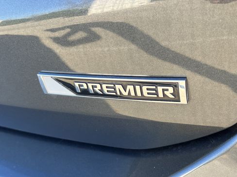 Used 2018 Chevrolet Equinox Premier image 13