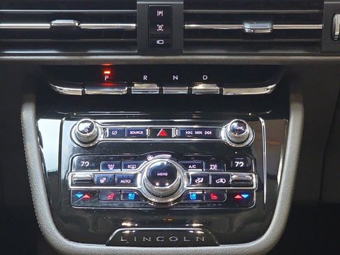 Used 2020 Lincoln Corsair FWD w/ Premium Package image 23