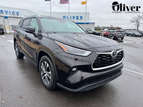 Used 2022 Toyota Highlander XLE image 1