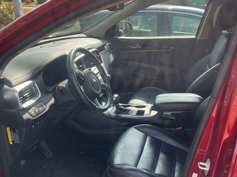 Used 2017 Kia Sorento EX w/ EX V6 Premium Package image 2