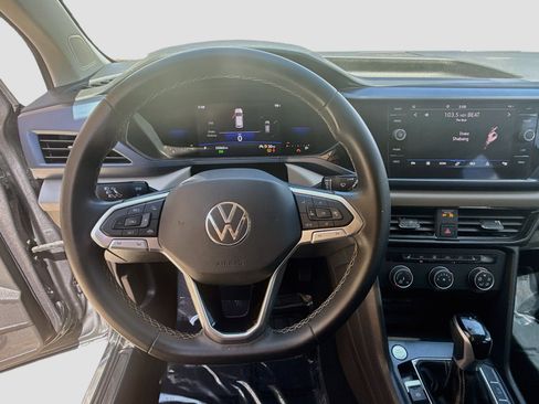 Used 2022 Volkswagen Taos SE FWD image 10