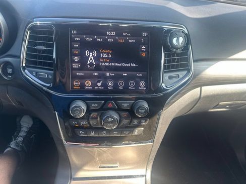 Used 2021 Jeep Grand Cherokee Laredo X AWD/4WD image 14