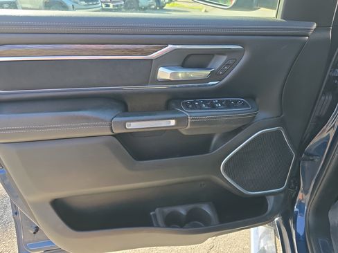 Used 2019 RAM 1500 Laramie AWD/4WD image 18