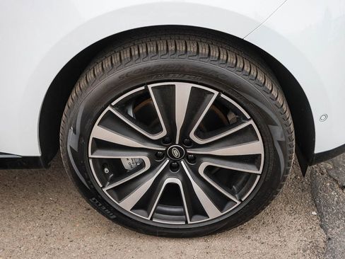 New 2025 Land Rover Range Rover SE image 13