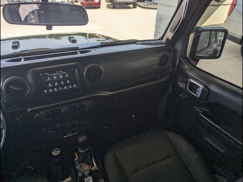 Used 2021 Jeep Wrangler Unlimited Sport AWD/4WD image 27