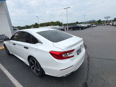Used 2018 Honda Accord Sport image 5