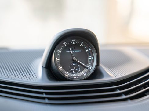 New 2025 Porsche Taycan image 15