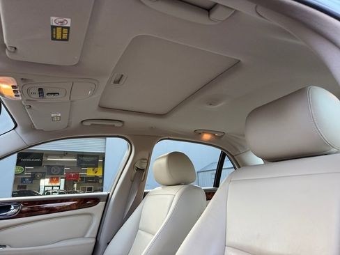 Used 2004 Jaguar XJ8 image 18