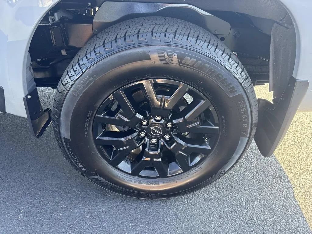 Used 2026 Nissan Frontier SV w/ All-Weather Content Package RWD image 11