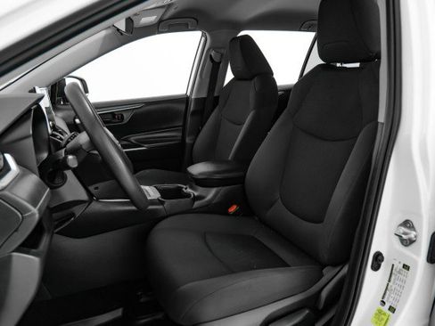 Used 2024 Toyota RAV4 LE image 29