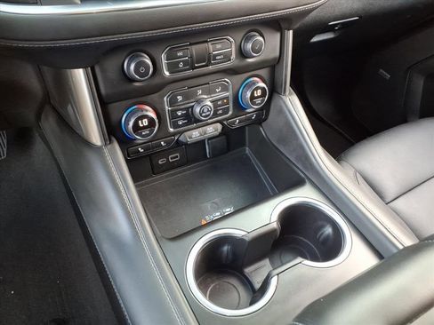 Used 2024 Chevrolet Tahoe Z71 w/ Luxury Package image 30