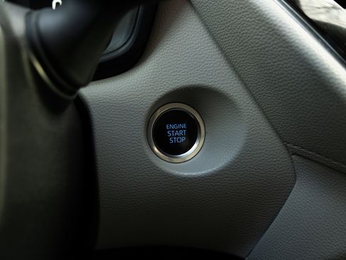 Used 2022 Toyota Corolla Cross LE image 25