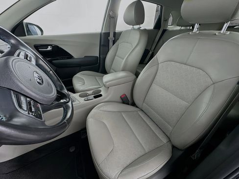 Used 2018 Kia Niro EX image 13
