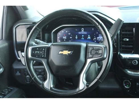 Used 2025 Chevrolet Silverado 1500 LT AWD/4WD image 16