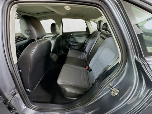 Used 2025 Volkswagen Jetta SE image 27