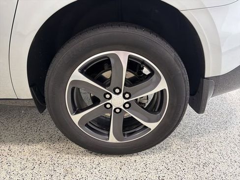 Used 2020 Buick Enclave Essence w/ Sport Touring Edition image 35