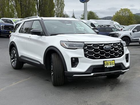 New 2026 Ford Explorer Platinum AWD/4WD image 3