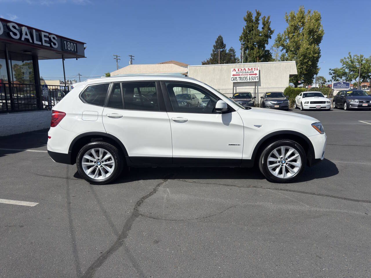Used 2017 BMW X3 sDrive28i RWD image 2