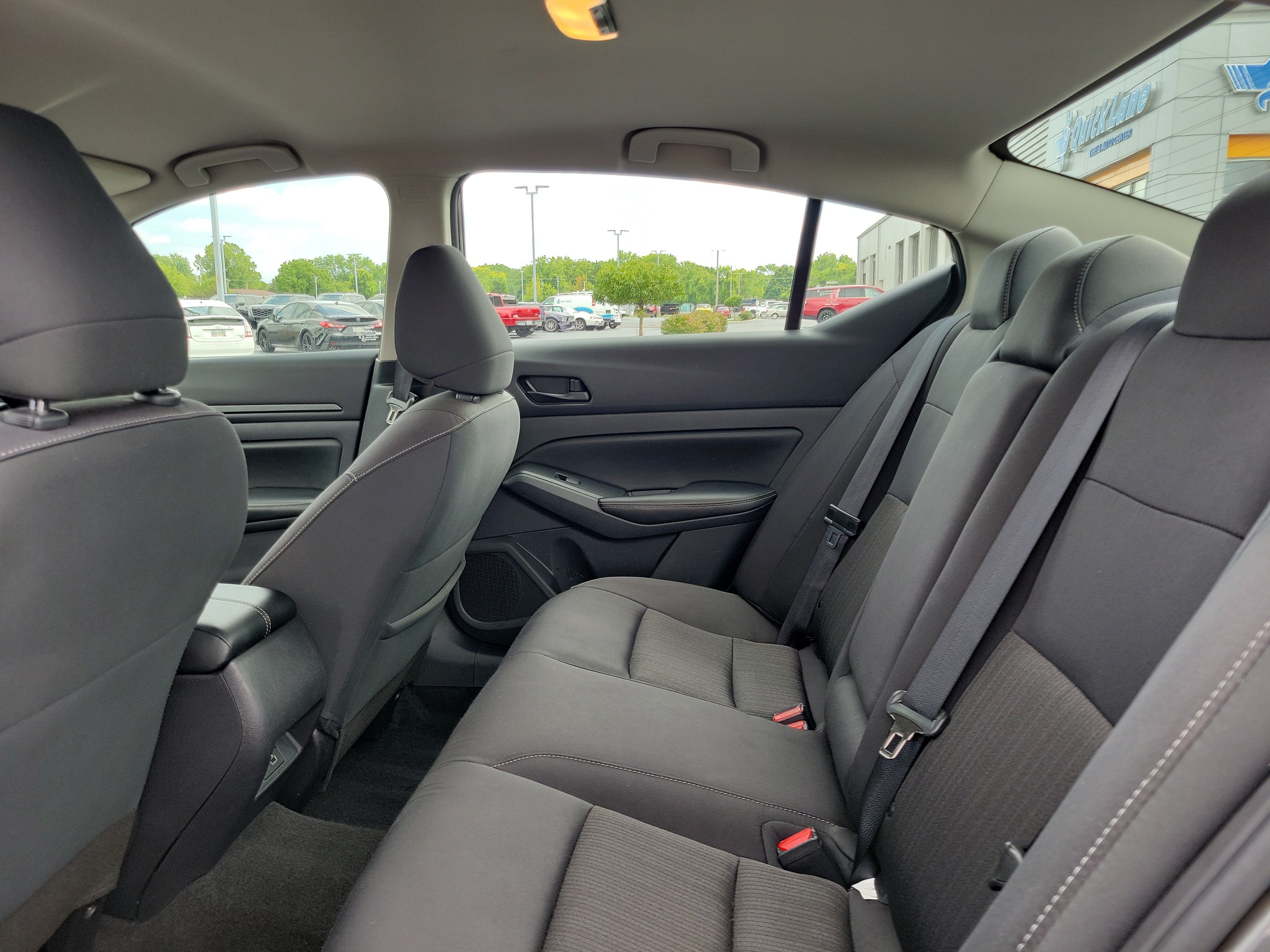 Used 2025 Nissan Altima 2.5 SV FWD image 11