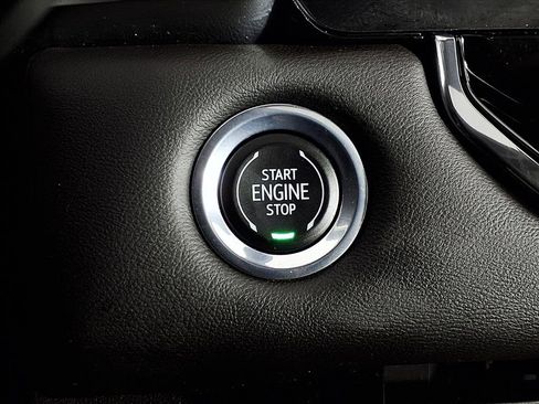 Used 2023 GMC Canyon Elevation w/ Elevation Premium Package image 18