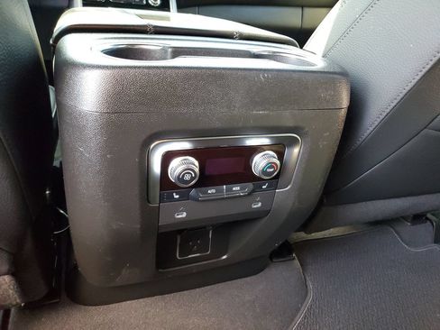 Used 2022 GMC Yukon Denali AWD/4WD image 15