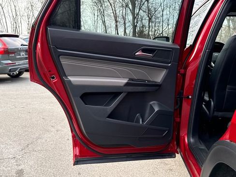 Certified 2021 Volkswagen Atlas Cross Sport SE w/ Panoramic Sunroof Package image 23