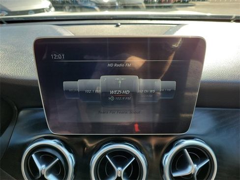 Used 2019 Mercedes-Benz GLA 250 4MATIC image 31
