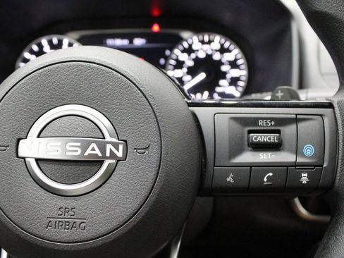 Used 2022 Nissan Rogue SV image 24