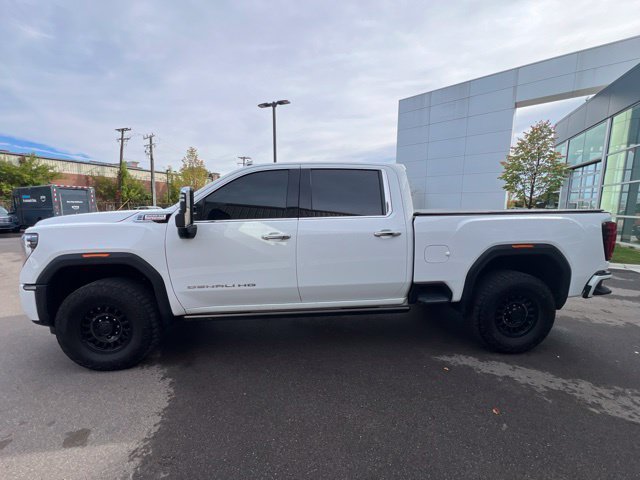 Used 2024 GMC Sierra 2500 Denali w/ Denali Reserve Package AWD/4WD image 8