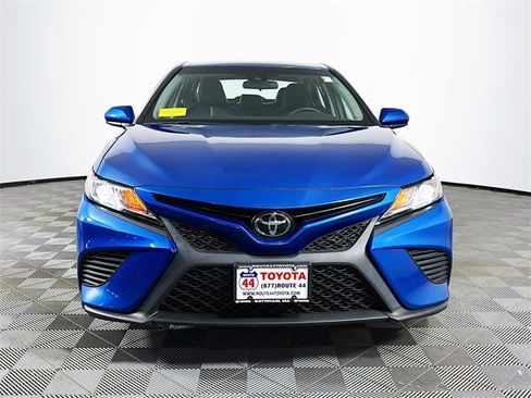 Used 2018 Toyota Camry SE image 11
