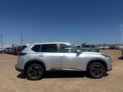 Certified 2024 Nissan Rogue SV image 24