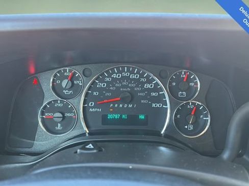 Used 2024 Chevrolet Express 3500 LT w/ LT Preferred Equipment Group RWD image 15