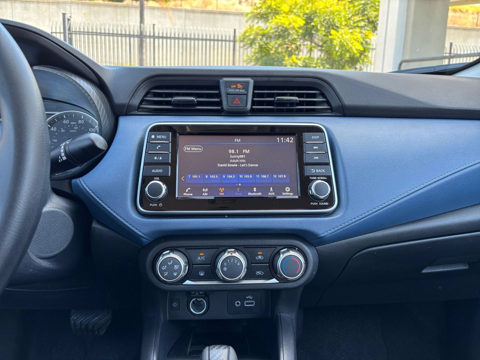 Used 2025 Nissan Versa SV FWD image 16