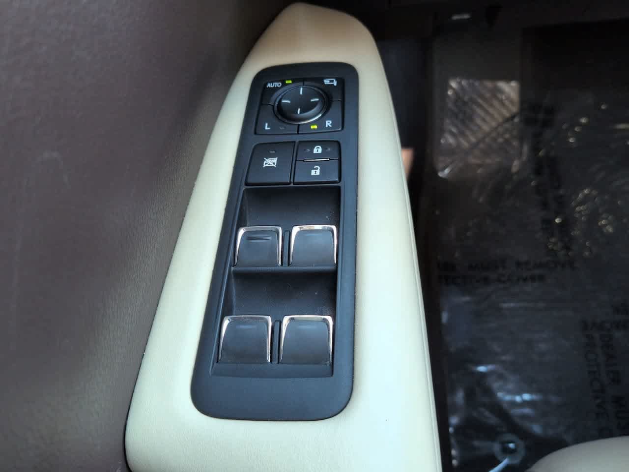 Used 2020 Lexus RX 350L FWD w/ Premium Package image 24
