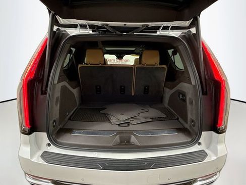 Used 2023 Cadillac Escalade ESV Premium Luxury image 30