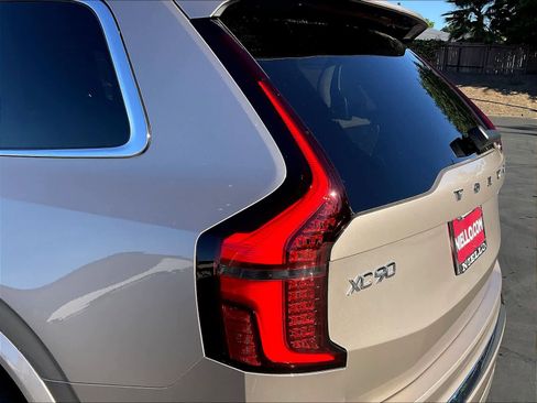 New 2026 Volvo XC90 B5 Plus w/ Protection Package image 25
