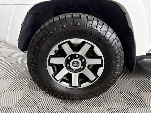 Used 2022 Toyota 4Runner TRD Off-Road AWD/4WD image 11