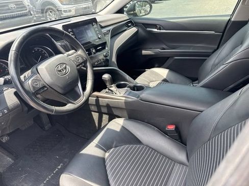 Used 2023 Toyota Camry SE FWD image 8