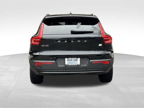 Certified 2023 Volvo XC40 Recharge Plus image 7