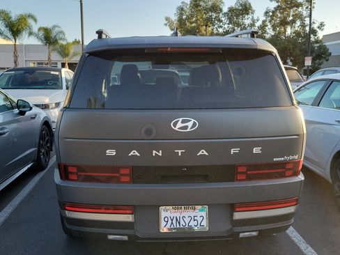 Used 2025 Hyundai Santa Fe Limited AWD/4WD image 5