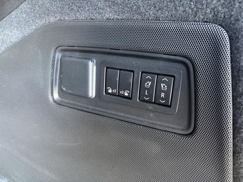 Used 2022 Cadillac Escalade Sport Platinum w/ Heavy-Duty Trailer Package image 28