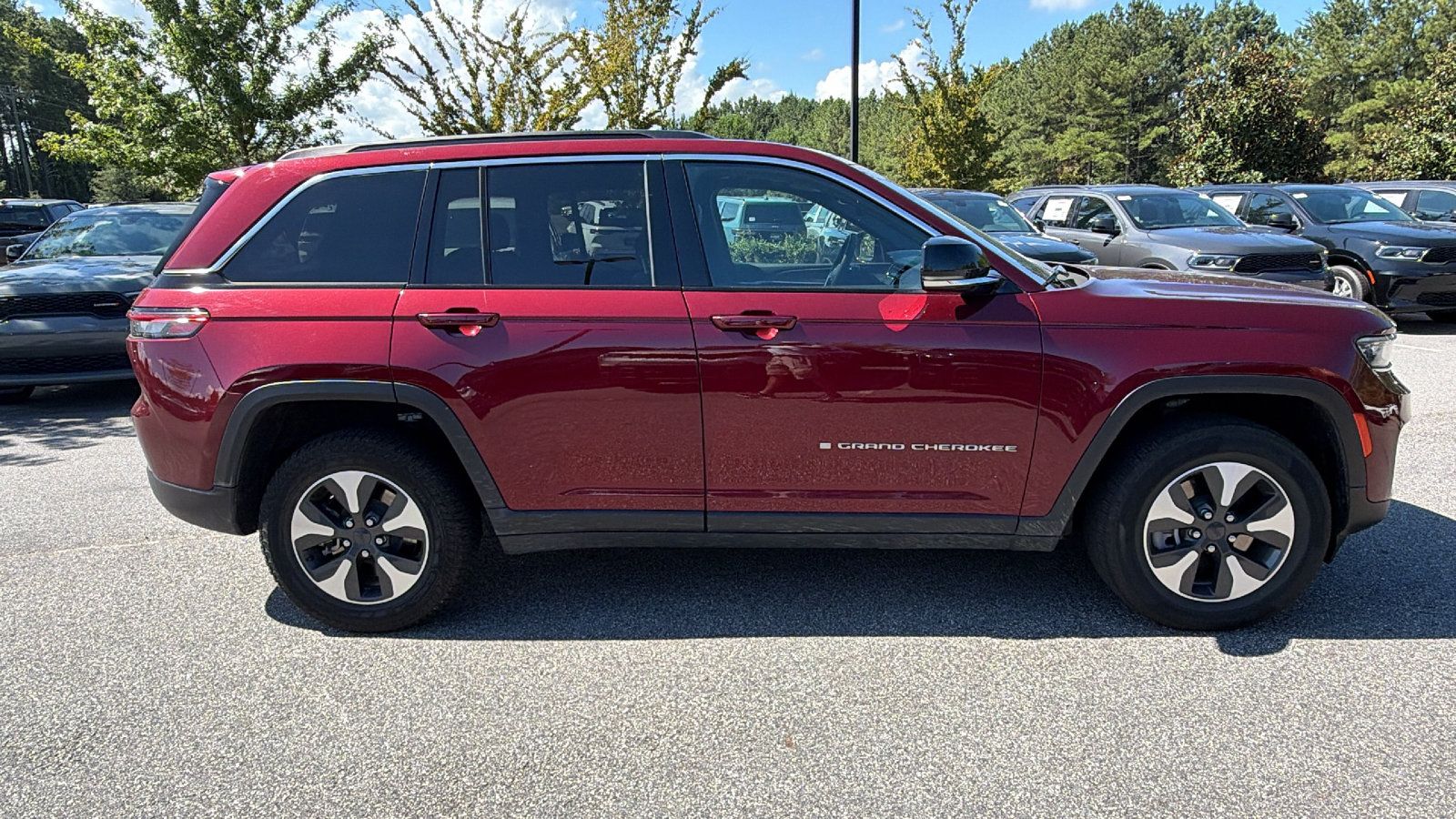 Used 2024 Jeep Grand Cherokee Limited 4xe AWD/4WD image 7